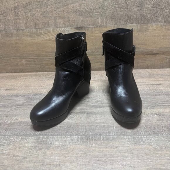 Eileen Fisher Black Leather Ankle Boots Women's Size 8 - Picture 1 of 7